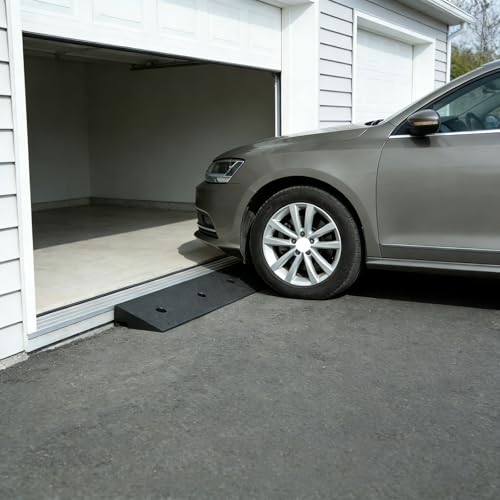 2 Pack 2'' Rise Rubber Curb Ramp Heavy Duty Loading Rubber Curb Ramps 3 Tons Driveway Ramp Car Slope Ramp for Loading Dock Bike Vehicle Warehouse Sidewalk Wheelchair